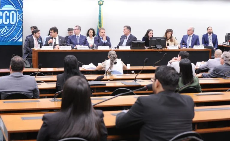Na Câmara, Wellington Lima e Silva detalha 4 eixos contra o crime organizado, com asfixia financeira e bloqueio de celulares em presídios como prioridades Ministro da Justiça aponta asfixia financeira e bloqueio de celulares como prioridades contra o crime - Notícias
