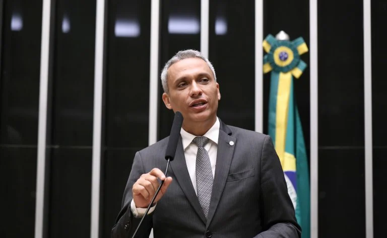 Cadastro Nacional de Pedófilos: Comissão de Segurança Pública aprova PL 6187/25 para incluir condenados em primeira instância, entenda o impacto e os próximos passos Comissão aprova inclusão no cadastro de pedófilos após condenação em primeira instância - Notícias
