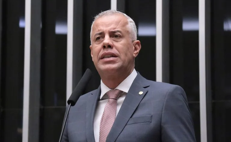 Comissão da Câmara aprova inclusão de guardas municipais na Força Nacional de Segurança Pública, entenda o que muda no PL 5877/25 e os próximos passos Comissão aprova inclusão de guardas municipais na Força Nacional de Segurança Pública - Notícias