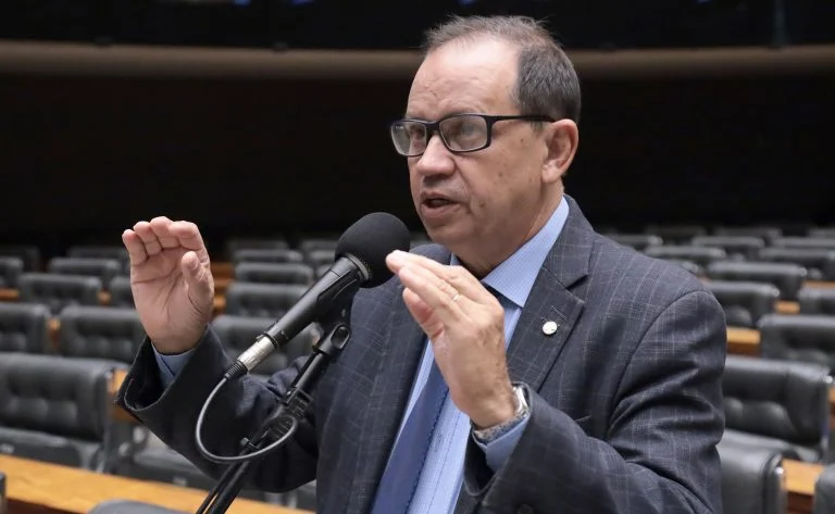 Assédio no transporte público: Câmara dos Deputados avança com PL 6658/25 para reforçar proteção de mulheres e integrar segurança à Política Nacional de Mobilidade Urbana Comissão aprova reforço à proteção de mulheres contra o assédio no transporte público - Notícias
