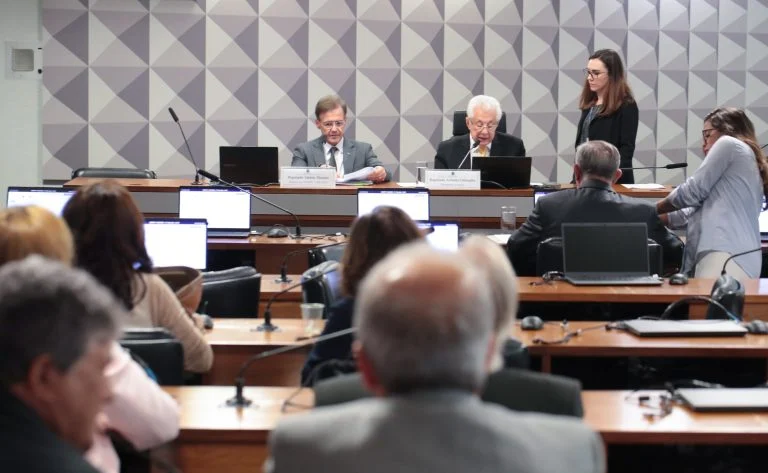 Comissão aprova MP 1348/26 que destina até 3% da arrecadação com bets ao Funapol e prevê R$ 200 milhões em 2026 Comissão aprova medida provisória que destina parte da arrecadação com bets para a Polícia Federal - Notícias