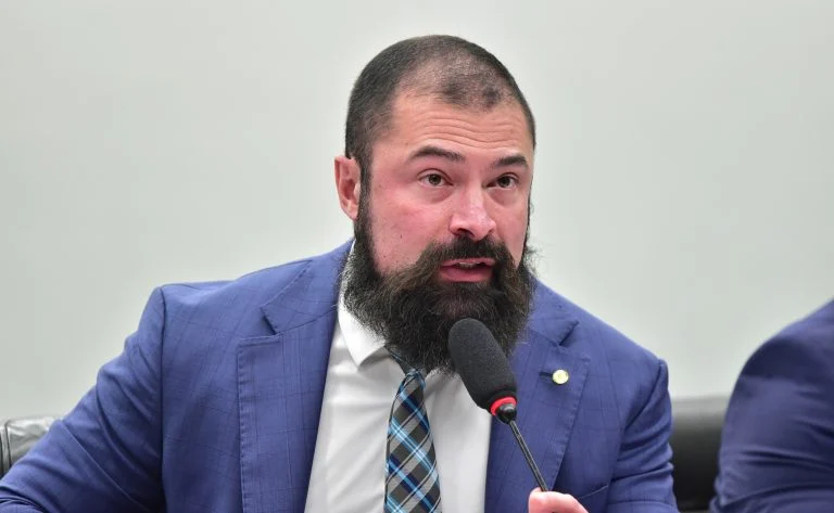 Comissão da Câmara aprova pensão especial para dependentes de policiais mortos em serviço, entenda quem tem direito, valores e próximos passos Comissão aprova pensão especial para dependentes de policiais mortos em serviço - Notícias