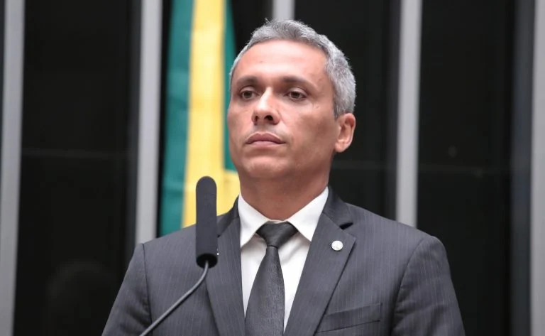 Comissão da Câmara aprova fim da devolução de bens em casos de tráfico de drogas e prazo de 90 dias para destinação Comissão aprova projeto que impede devolução de bens em casos de tráfico de drogas - Notícias