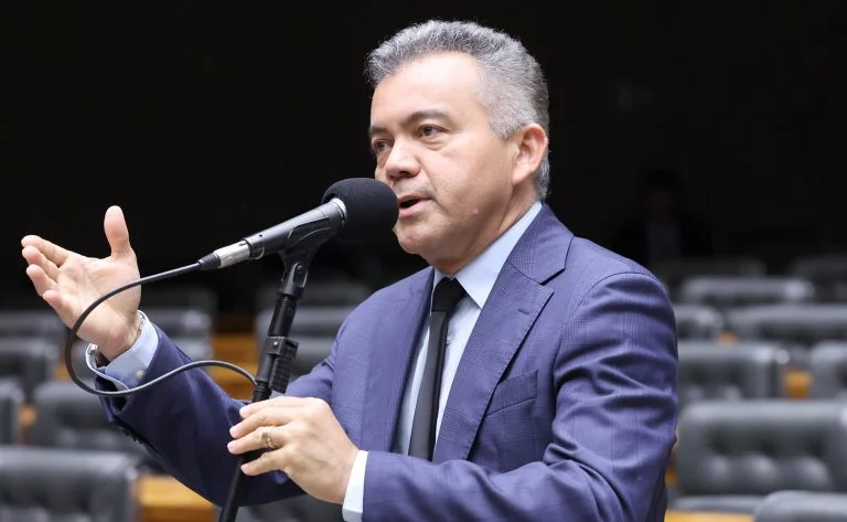 Comissão da Câmara aprova PL 501/25 que exige campanhas nas contas de água, luz e internet, entenda o que muda e os próximos passos Comissão aprova campanhas sobre saúde e segurança nas contas de água, luz e internet - Notícias
