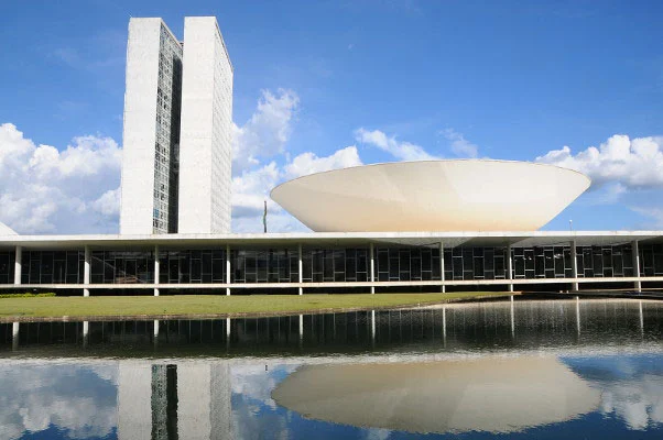 Comissão da Câmara aprova porte de arma para agentes socioeducativos e oficiais de Justiça: entenda as regras, a isenção de taxa e os próximos passos do PL 4256/19 Comissão aprova porte de arma para agentes socioeducativos e oficiais de Justiça